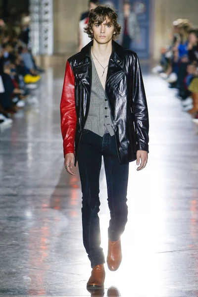 Look 33